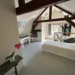 Het Koetshuis Nyaraló Gouda