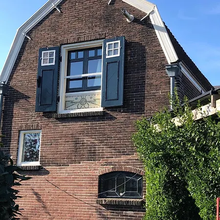 Het Koetshuis חאודה