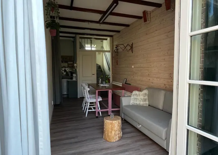 Het Koetshuis خودا