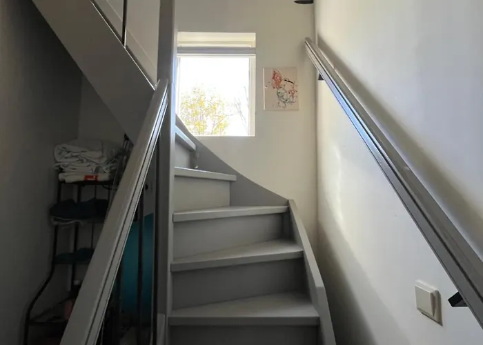 Het Koetshuis بيت للعطل