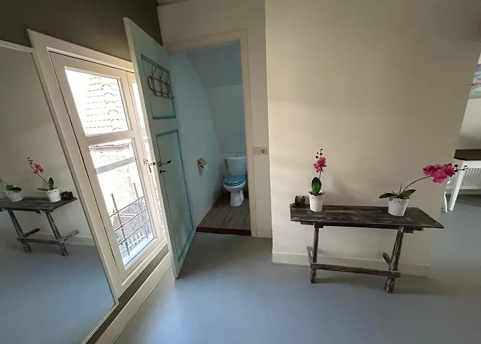 بيت للعطل Het Koetshuis